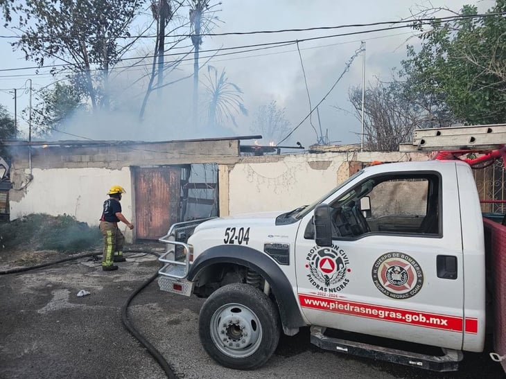 Protección Civil: Casas, zacatales y autos arden por el calorón en PN
