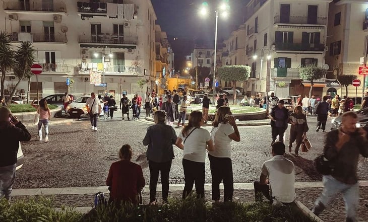 'Dormimos vestidos': la tierra no para de temblar en Nápoles y hay pánico entre la gente