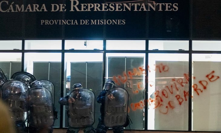 Reportan tensión en la provincia de Misiones tras protestas por mejoras salariales en Argentina