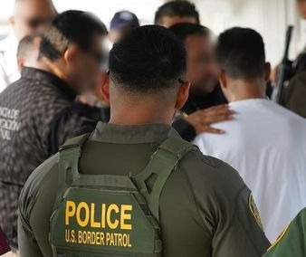 Mexicano herido por Border Patrol era buscado por asesinato