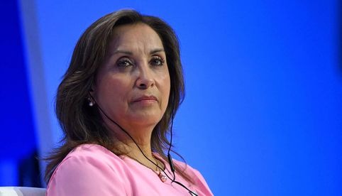 Presidenta de Perú declara ante el fiscal general por posible obstrucción a la justicia
