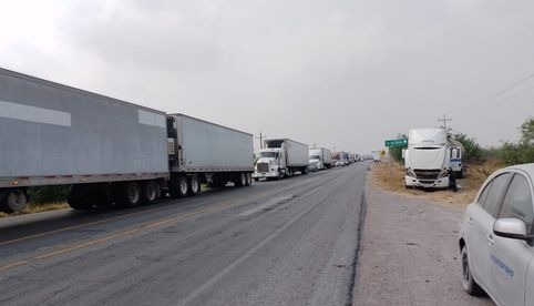 Luego de casi 24 horas de bloqueo, productores de sorgo liberan carretera Ciudad Victoria-Matamoros