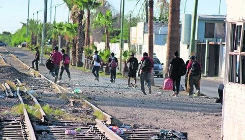 Posesión de armas y secuestro, principales delitos por los que detienen a migrantes en México