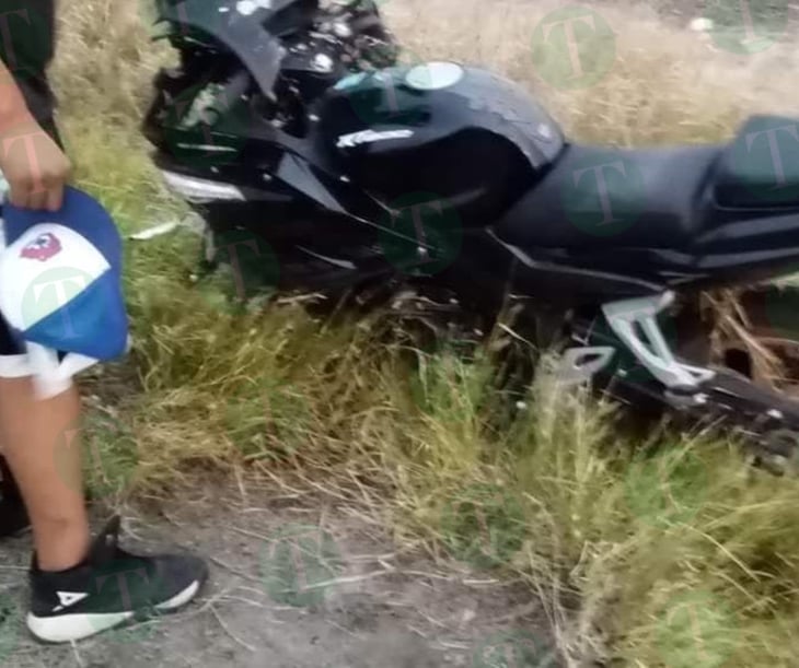 Motociclista resulta lesionado tras quedar atrapado en tormenta y caer de su moto