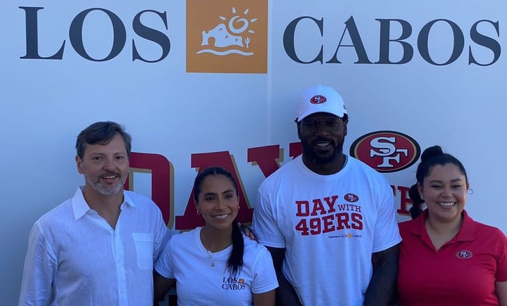 Los 49ers de San Francisco imparten clínica infantil de futbol americano en Los Cabos
