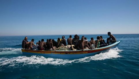 Naufragio de embarcación deja 20 muertos en Afganistán