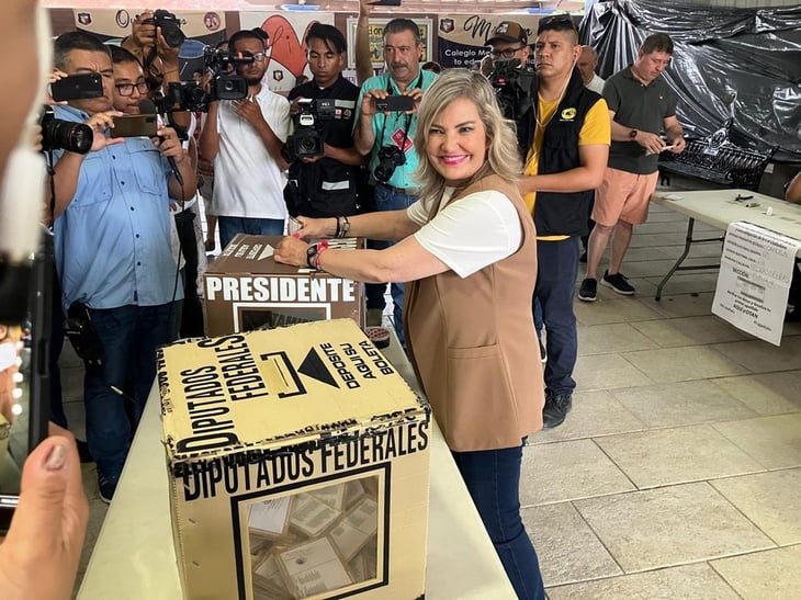 Emite Norma Treviño su voto ciudadano 