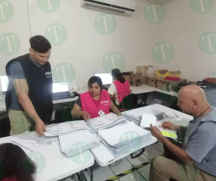 Distrital 03 del INE sigue contando votos de elección federal en sesión permanente