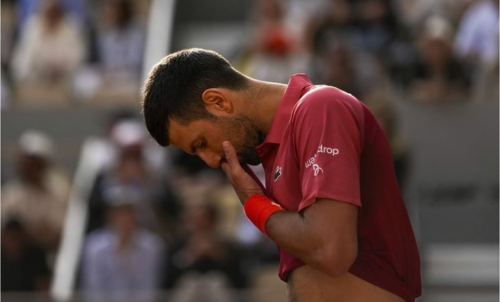 Novak Djokovic se retira de Roland Garros por lesión