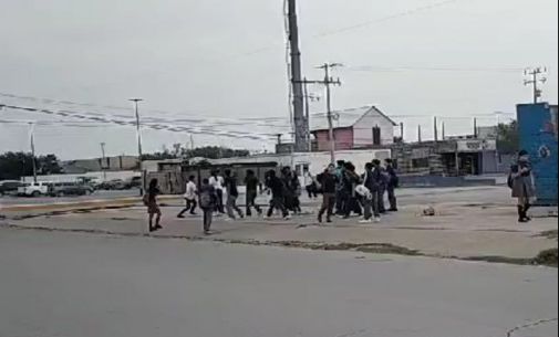 Un grupo de alumnos de la secundaria Benito Juárez protagonizan una riña