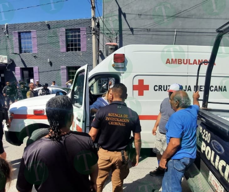 Mujer morenista 'hurta' ambulancia de Cruz Roja