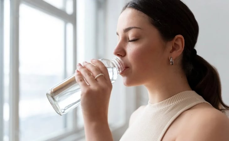 ¿Dos litros? ¿Cuánta agua necesitas en realidad cada día?
