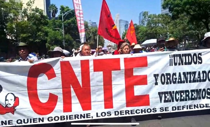 CNTE bloquea plazas comerciales en Tuxtla Gutiérrez