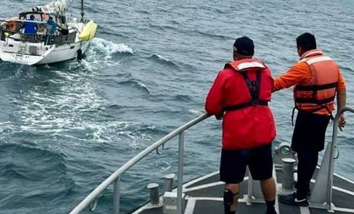 Baja California Sur: elementos de la Marina rescatan a tres personas en peligro de ahogarse