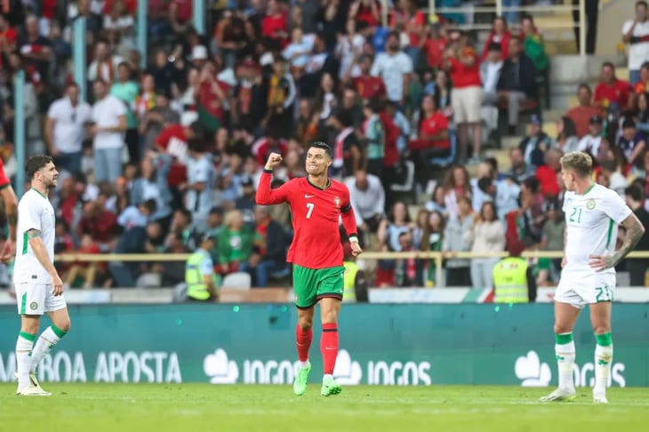 Ronaldo da alas a Portugal frente a Irlanda