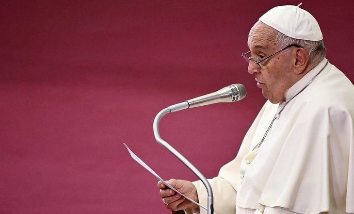 Papa Francisco pide a curas que no hagan 'dormir' a los fieles durante las homilías