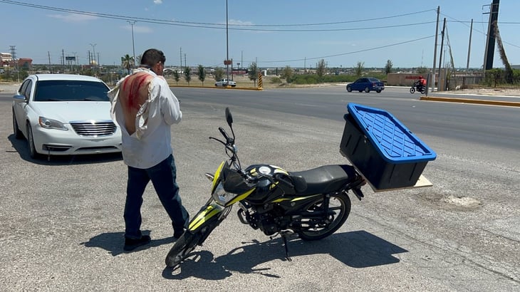 Motociclista resulta lesionado al ser embestido en Piedras Negras