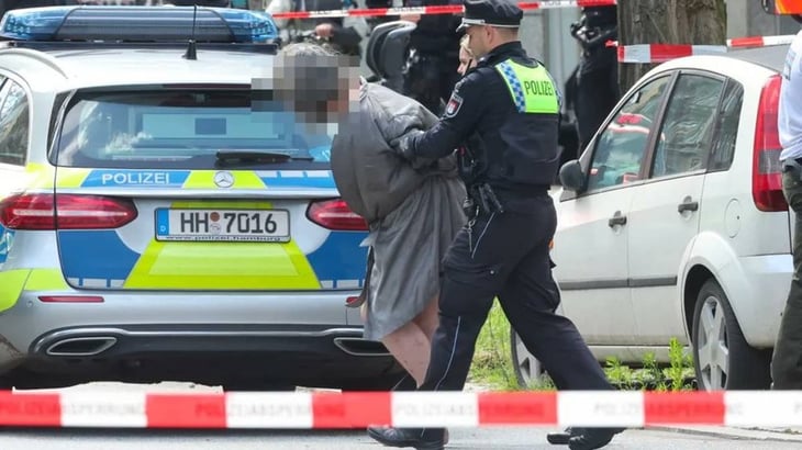 Detienen a hombre que se encerró en un edificio y amenazó con explotarlo en Hamburgo