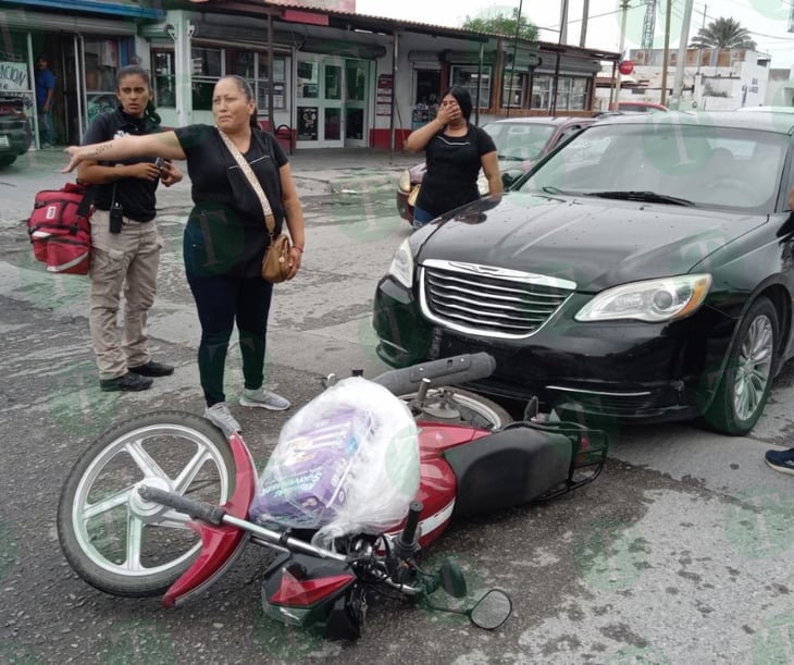 Motociclista resulta herido tras choque con auto en Monclova