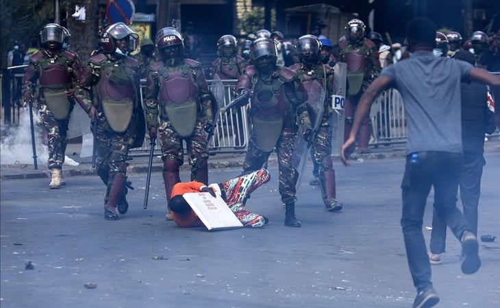 Manifestantes contra subida de impuestos asaltan el Parlamento de Kenia