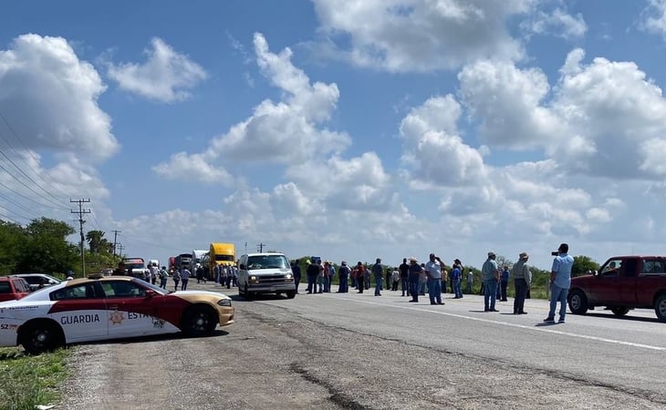 Reportan nuevo bloqueo carretero de productores de sorgo en San Fernando, Tamaulipas