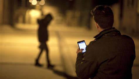 El auge del acoso fotográfico: Un problema en la era de los celulares