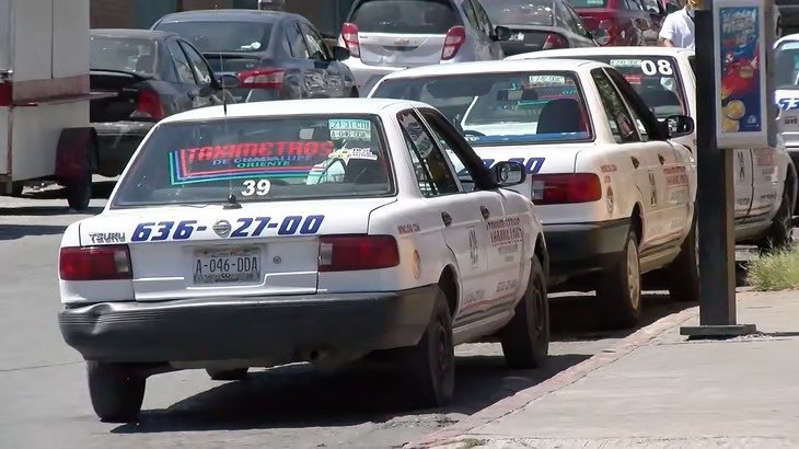Taxistas en Monclova advertidos por no respetar reglamentos 