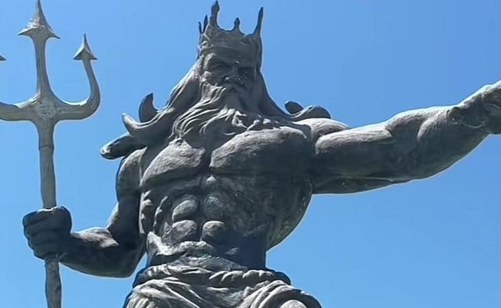 Reportan falso retiro de estatua del Dios griego 'Poseidón' en Puerto Progreso, Yucatán