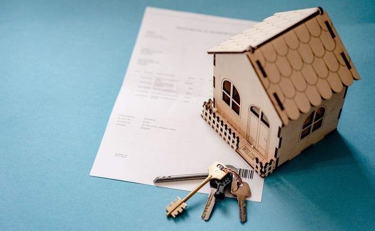 ¿Qué factores influyen en el precio de una casa?