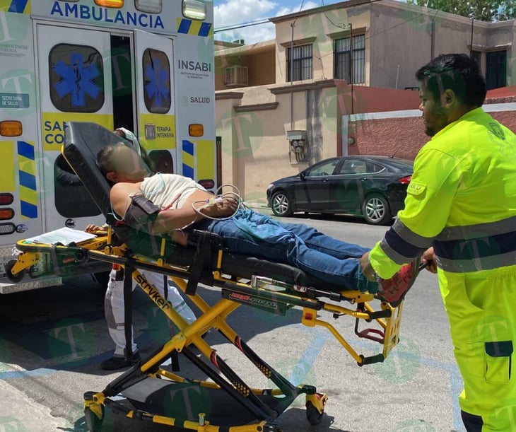 Conductor termina herido tras sufrir volcadura en la carretera Monclova-Saltillo