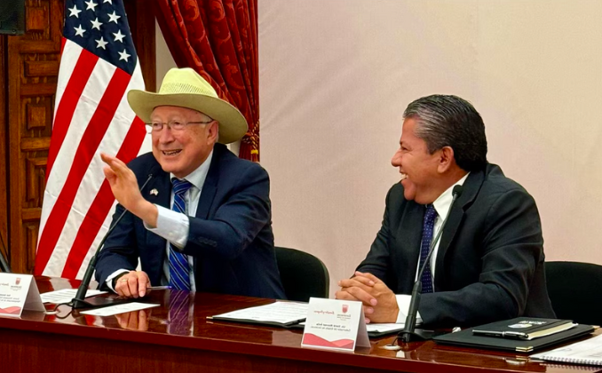 Embajador Ken Salazar reconoce reducción de delitos en Zacatecas