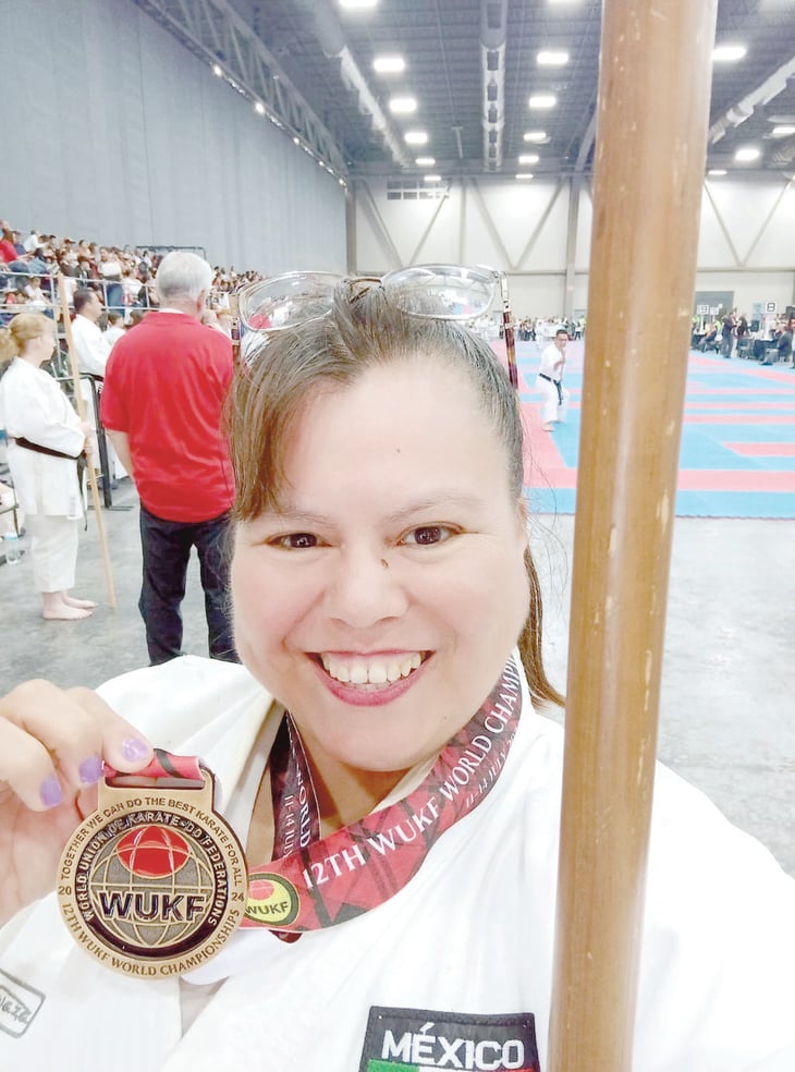 Maestra de karate monclovense gana primer lugar en Mundial de Wukf  Kobudo
