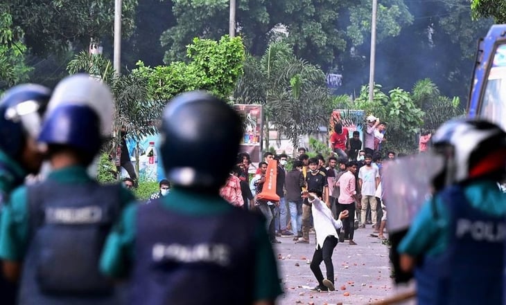 Muere periodista mientras cubría las protestas de estudiantes en Bangladesh