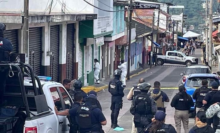 Cártel 'Los Viagras' quema tiendas y vehículos en Uruapan