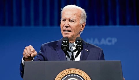 Jefa de campaña de Biden reconoce descenso de apoyo