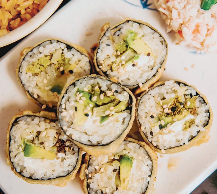 Restaurante de Sushi exige costosos exámenes a intoxicados