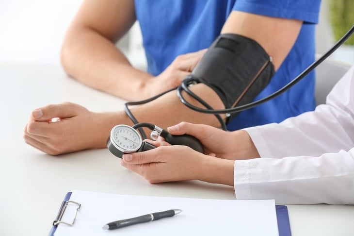 ¿Podrían los medicamentos para la presión arterial ayudar a prevenir la epilepsia en adultos?