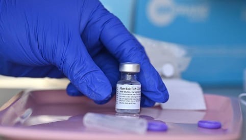 Pfizer cuenta con suficientes vacunas antiCovid en México