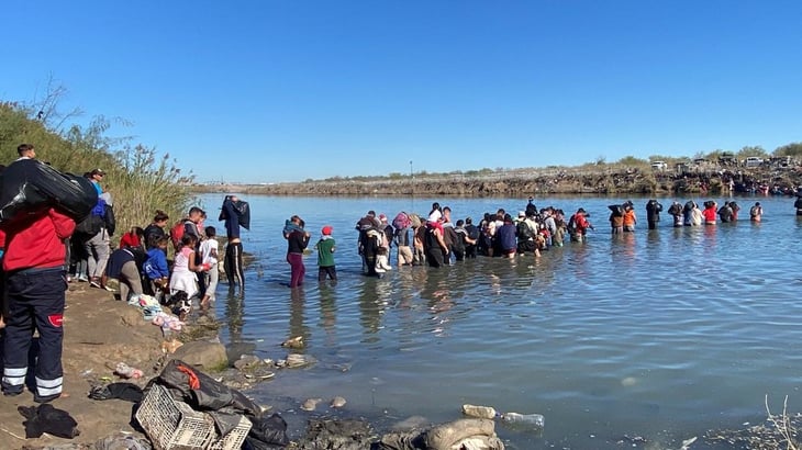 Caravana de migrantes avanza con urgencia por amenaza de Trump
