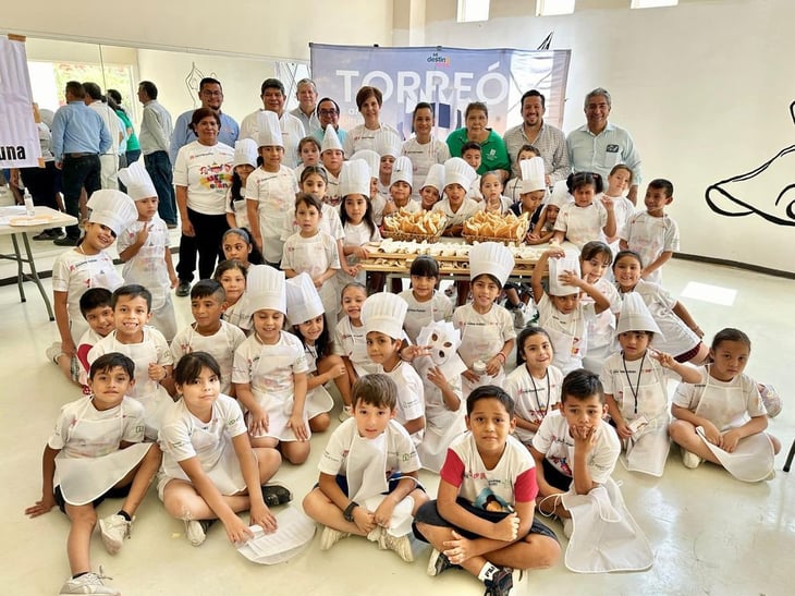 Niños en Torreón aprenden a hacer pan francés con la ayuda de expertos panaderos