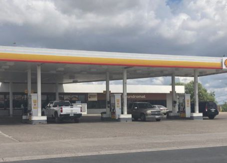 Sujetos roban más de mil dólares en una gasolinera de Eagle Pass