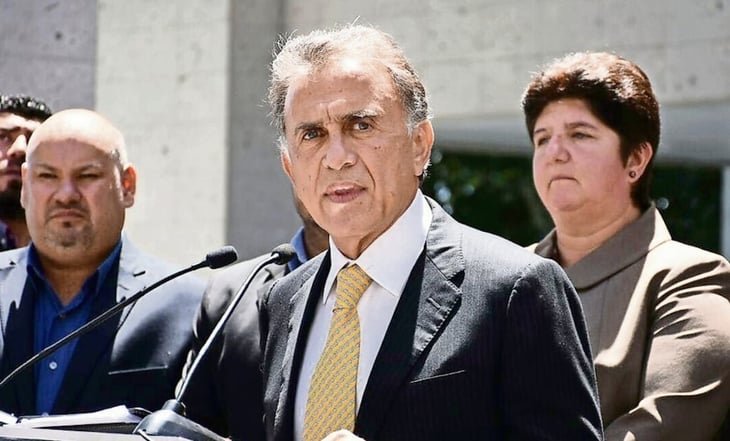 Yunes Linares denuncia a Cuitláhuac García por daño patrimonial y abusos policiales