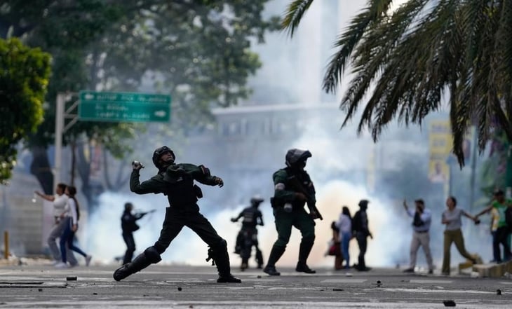 Sube cifra de muertos en protestas contra reelección de Maduro, reportan  