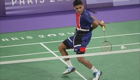 Luis Ramón Garrido cae ante Lee Cheuk Yiu en bádminton