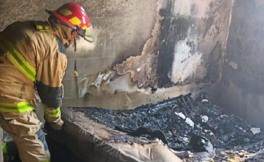 Incendio en domicilio de Nava deja daños totales