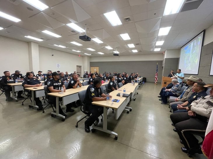 Retornaron más de 70 policías del distrito escolar en Eagle Pass