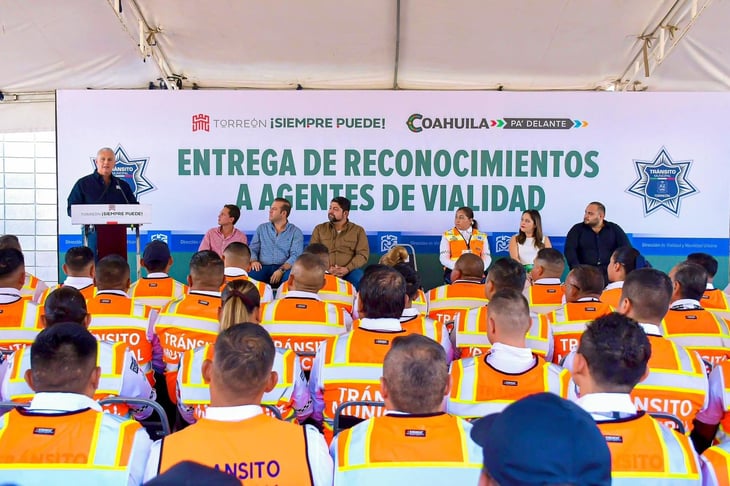 Destacan la labor social y profesionalismo de agentes viales en Torreón