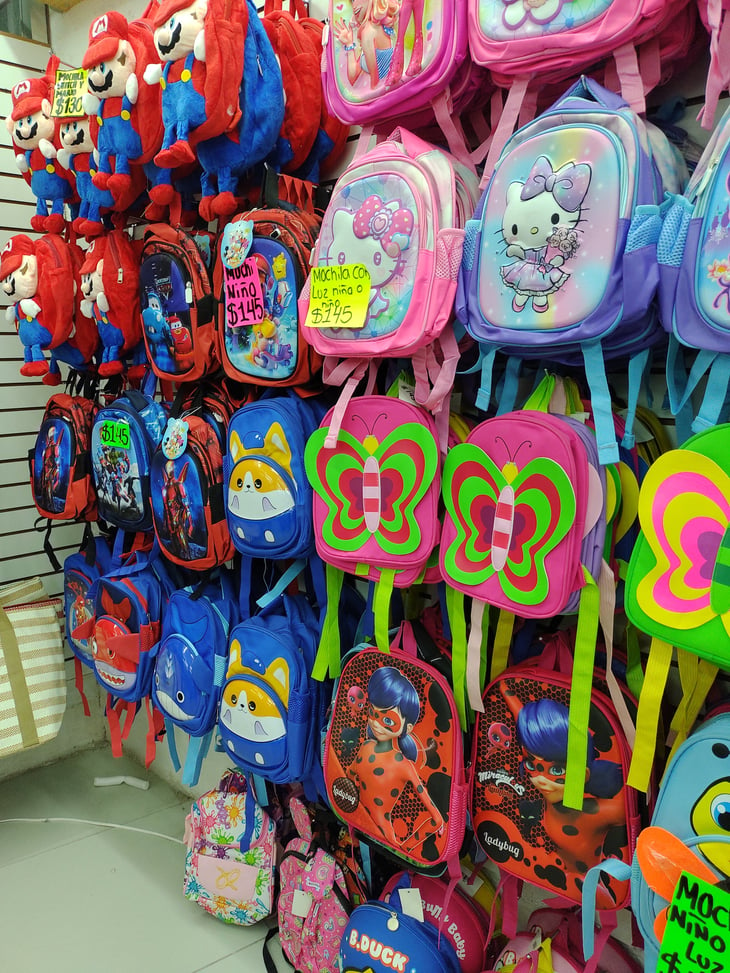 En este regreso a clases compiten tiendas chinas por compras de útiles escolares