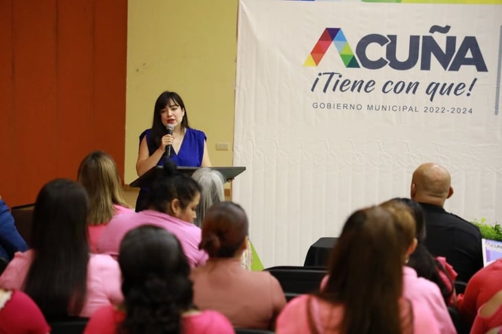 Acuña entrega becas del programa ‘Avanza Mujer’