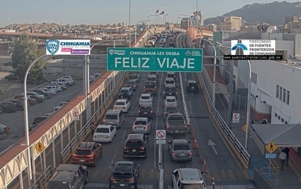 Saturados puentes internacionales para cruzar a El Paso, Texas